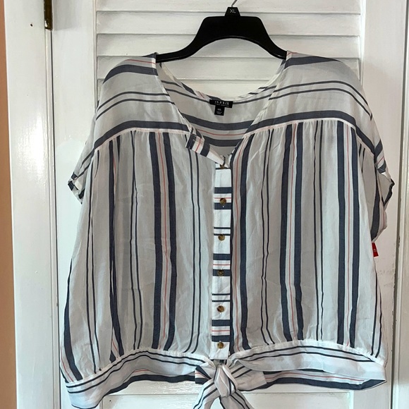 NWOT- A.N.A Cropped Button Down Top w/ tie - Picture 1 of 2